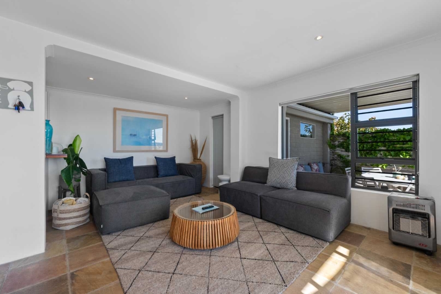 8 Bedroom Property for Sale in Camps Bay Western Cape